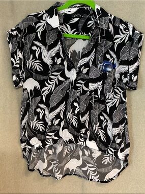APNY Black & White Botanical Print Button-Down Shirt